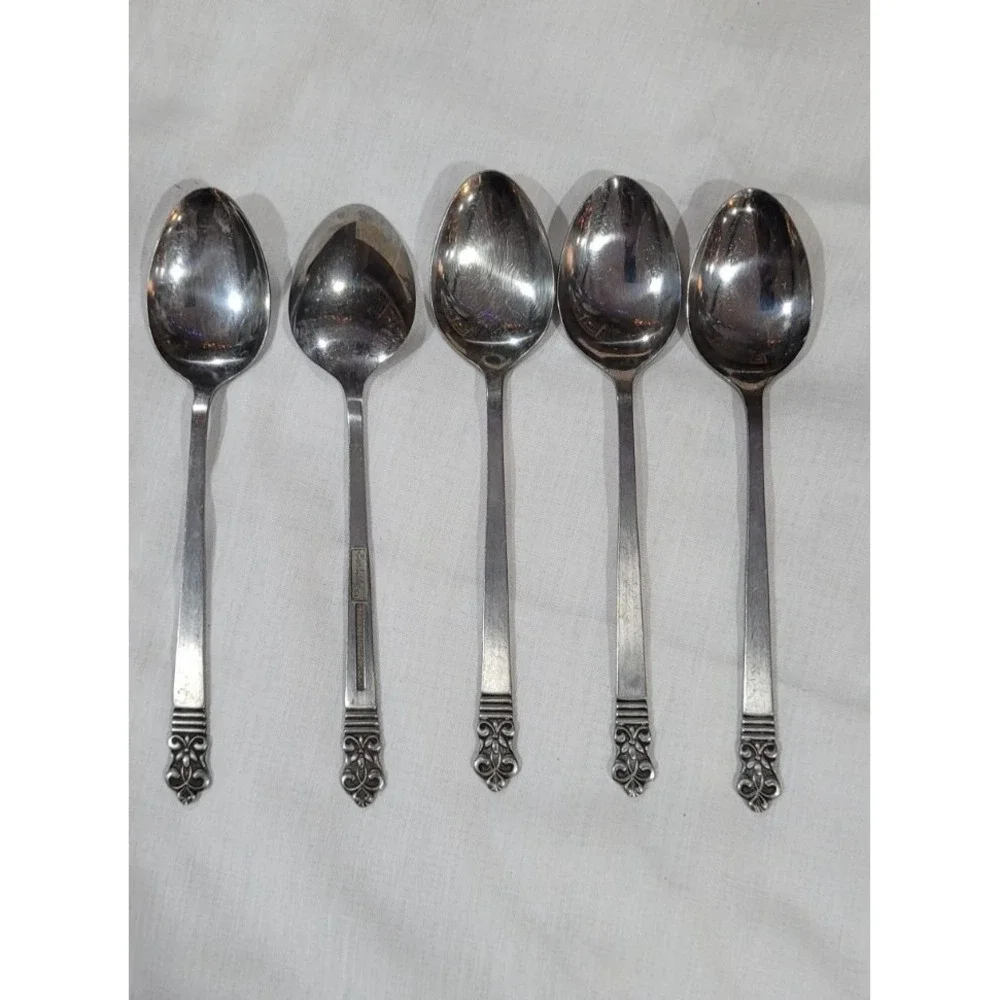 Set of 5 unknown SCROLL & LINE TOP satin TEASPOON BY CAMBRIDGE STAINLESS